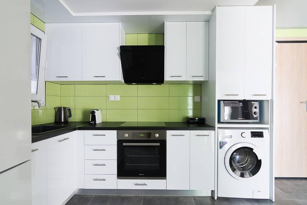 אתונה Brand New Stylish 2 Bedroom Apartment מראה חיצוני תמונה