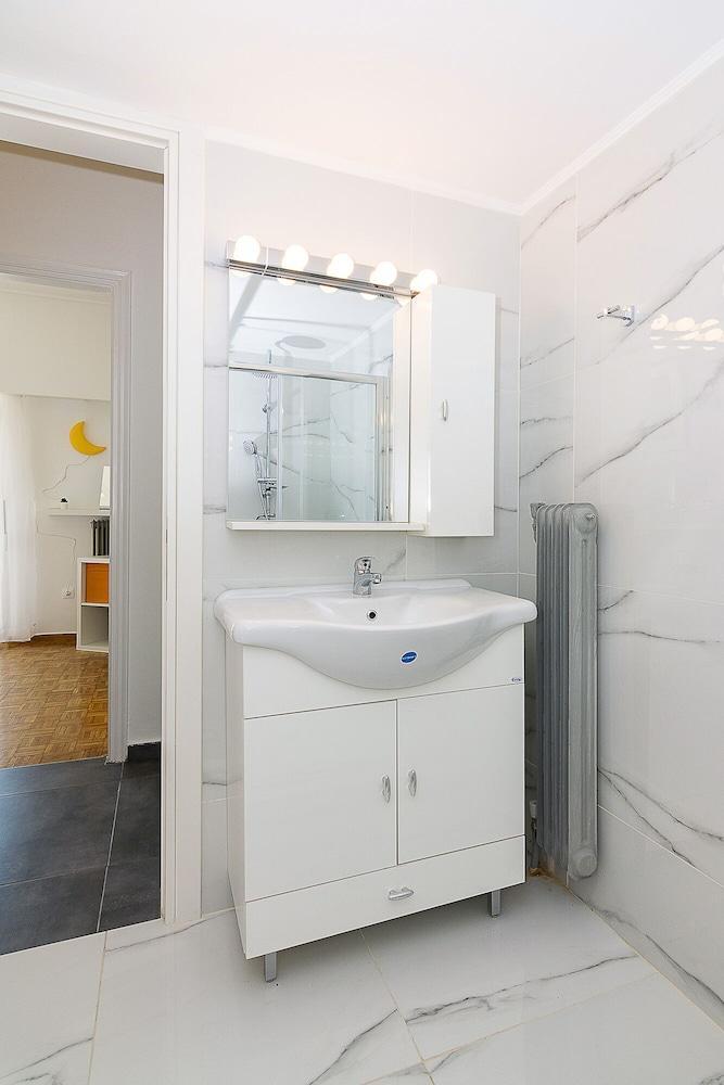 אתונה Brand New Stylish 2 Bedroom Apartment מראה חיצוני תמונה